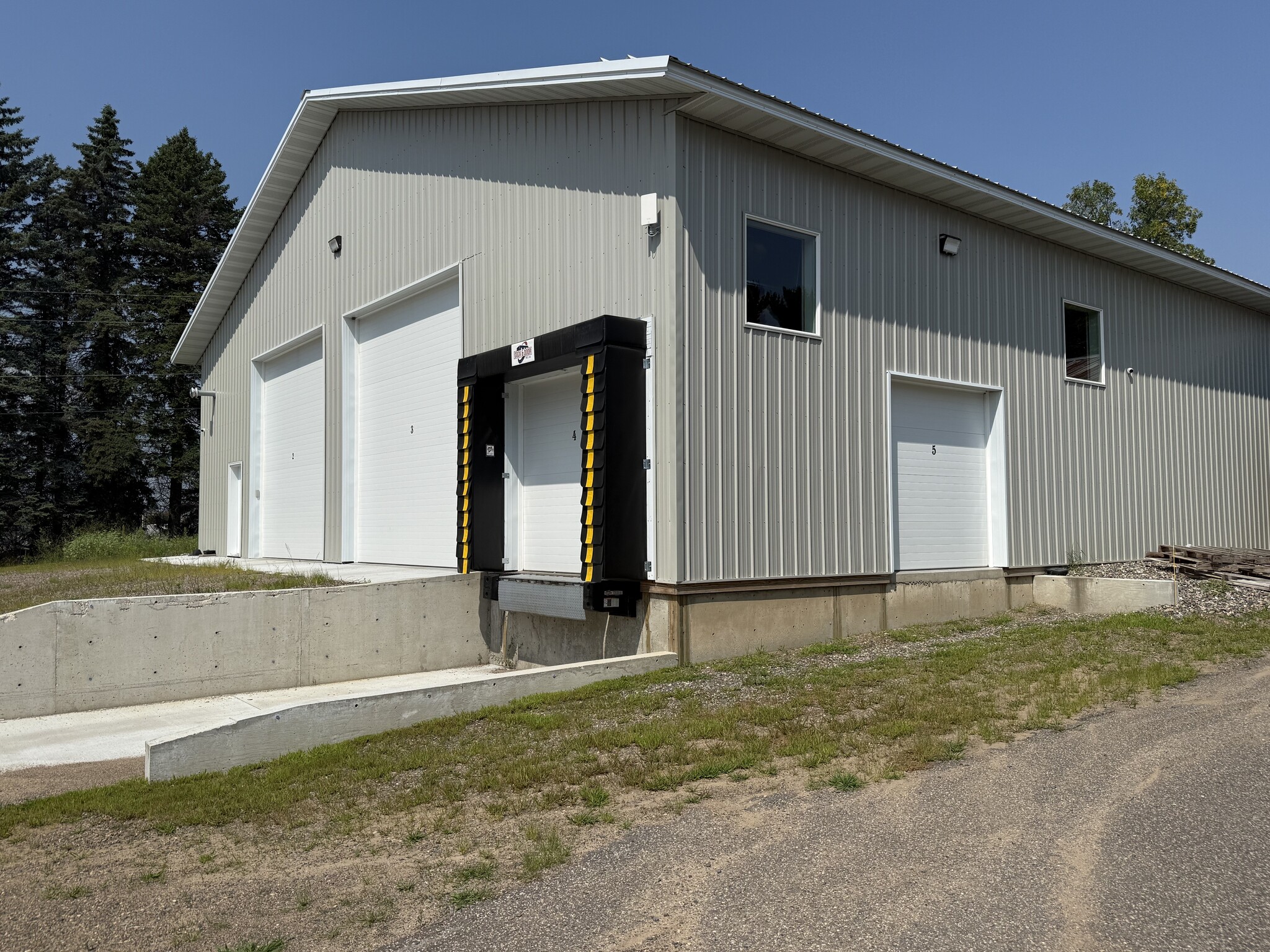 15615 Highway 27, Little Falls, MN à louer Photo de l’immeuble– Image 1 sur 5