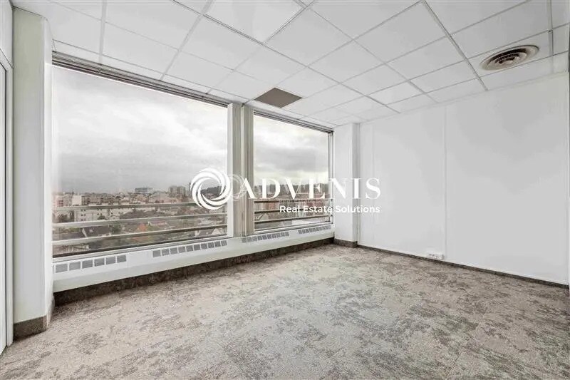 Bureau dans Rosny-sous-Bois à louer - Photo de l’immeuble – Image 3 sur 8