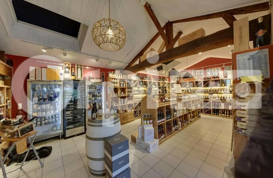 Local commercial dans Saint-Martin-de-Ré à louer - Photo intérieure – Image 2 sur 6