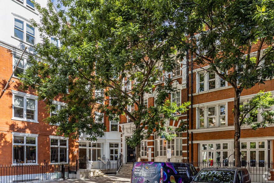 15 Devonshire Sq, Londres à louer - Photo de l’immeuble – Image 3 sur 4