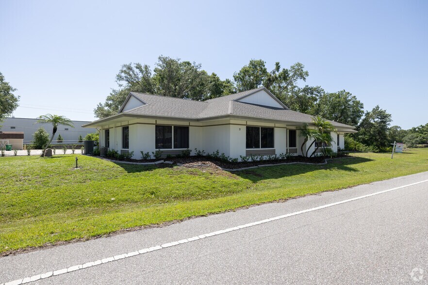31 Sarasota Center Blvd, Sarasota, FL à louer - Photo principale – Image 1 sur 33