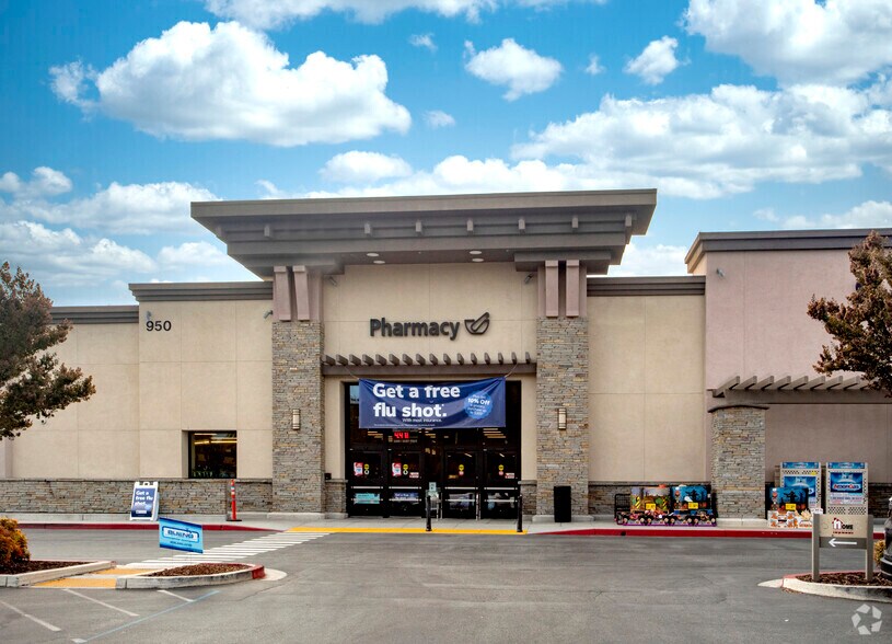 950 W Hamilton Ave, Campbell, CA à louer - Photo de l’immeuble – Image 3 sur 5