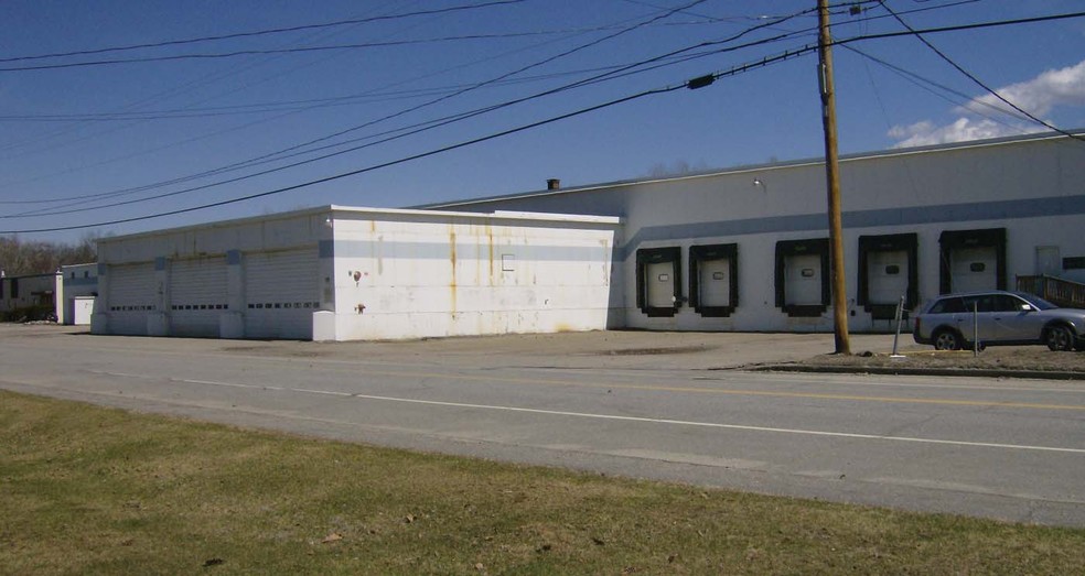 650 River Rd, Gardiner, ME à louer - Photo de l’immeuble – Image 2 sur 8