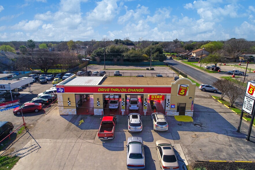 5012 Rigsby Ave, San Antonio, TX à vendre - Photo de l’immeuble – Image 2 sur 3
