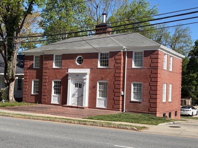 208 W Fisher Ave, Greensboro, NC à vendre - Photo de l’immeuble – Image 2 sur 5
