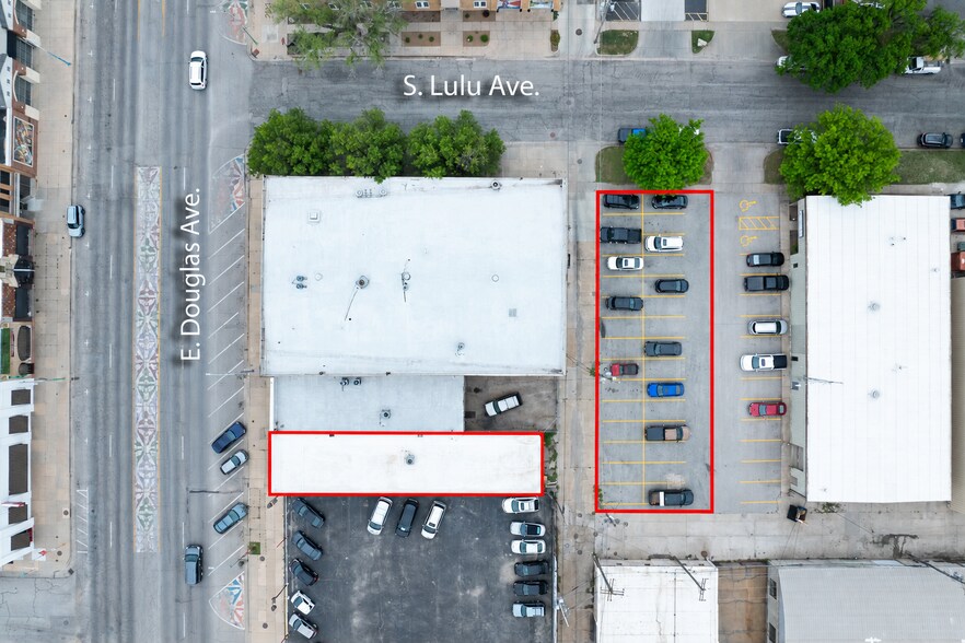 1319-1325 E Douglas Ave, Wichita, KS à louer - Photo de l’immeuble – Image 2 sur 2