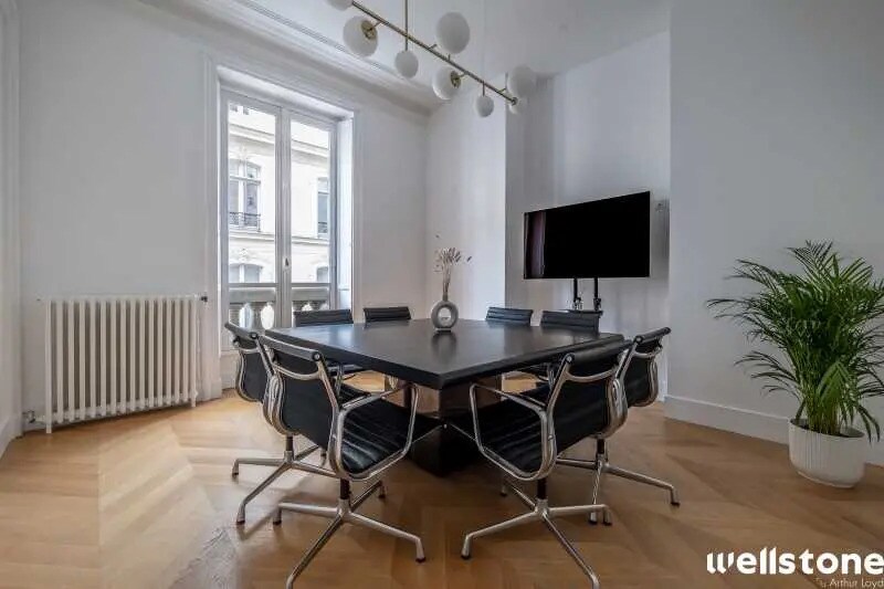 6 Rue Roquépine, Paris à louer - Photo de l’immeuble – Image 3 sur 13