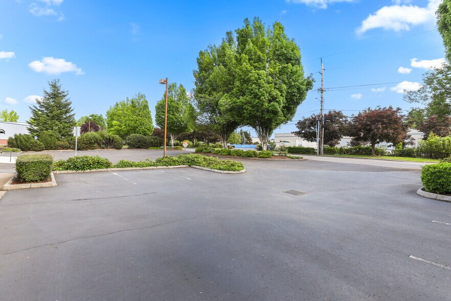 11055-11095 SW Avery St, Tualatin, OR à vendre - Photo de l’immeuble – Image 3 sur 13