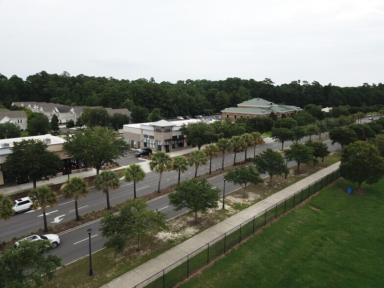1390 Farrow Pky, Myrtle Beach, SC à louer - Photo de l’immeuble – Image 3 sur 5