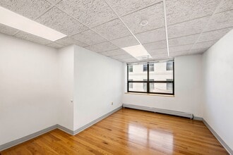 3-21 Lincoln St, Newton, MA à louer Photo intérieure– Image 2 sur 2