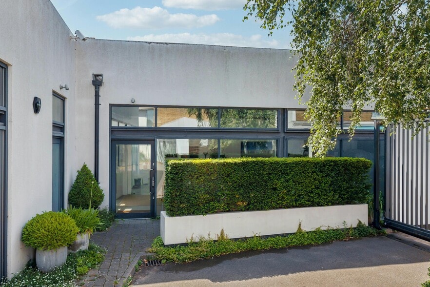 3 Latimer Pl, Londres à vendre - Photo de l’immeuble – Image 3 sur 18