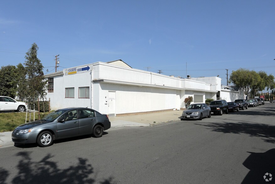 640 E Wardlow Rd, Long Beach, CA à louer - Photo de l’immeuble – Image 2 sur 3
