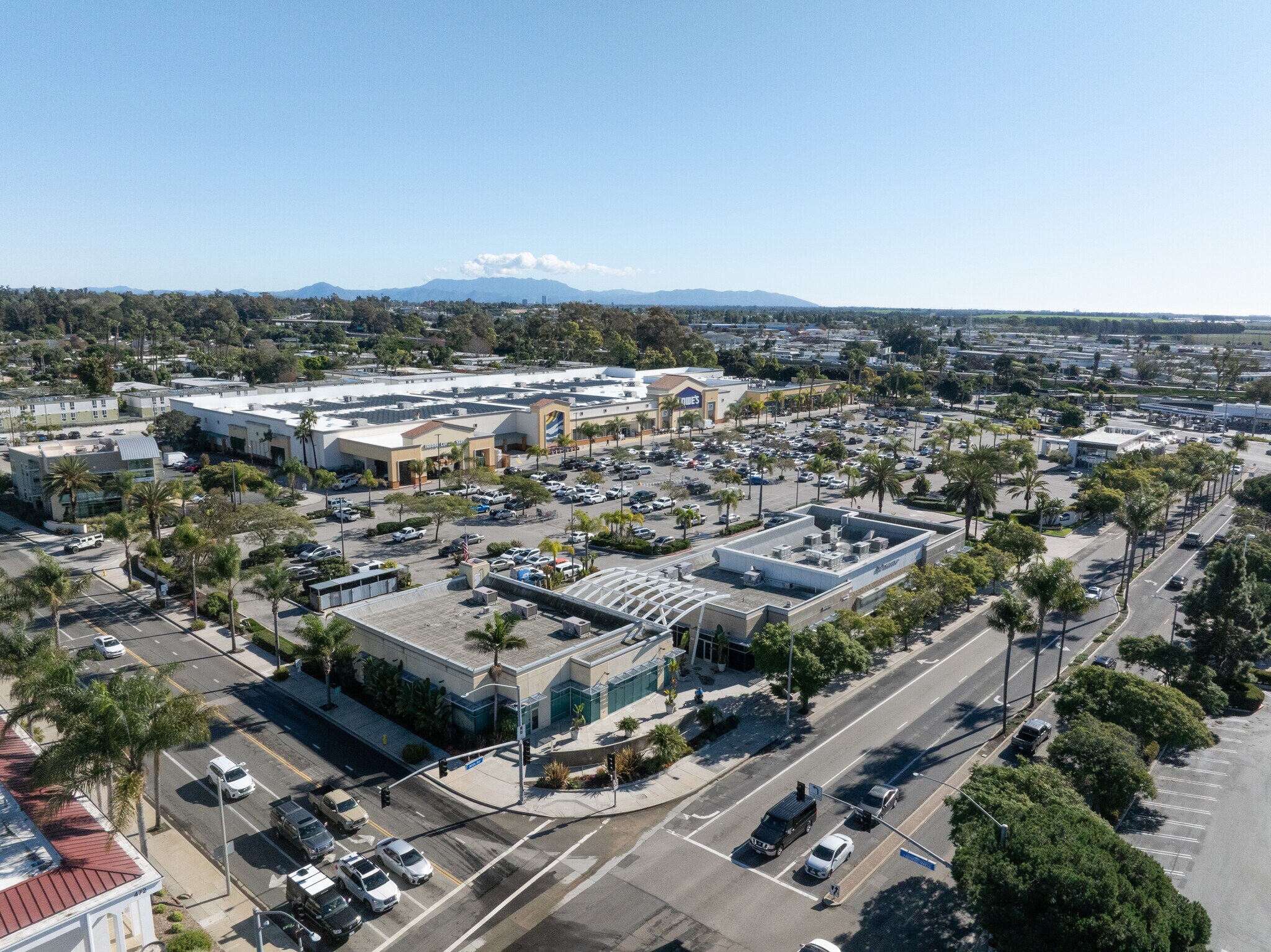 488 S Mills Rd, Ventura, CA à louer Photo principale– Image 1 sur 7