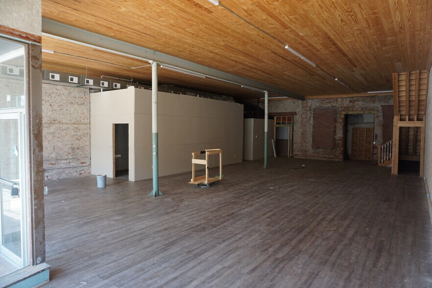 123 N Washington St, Rocky Mount, NC à vendre - Photo intérieure – Image 3 sur 4