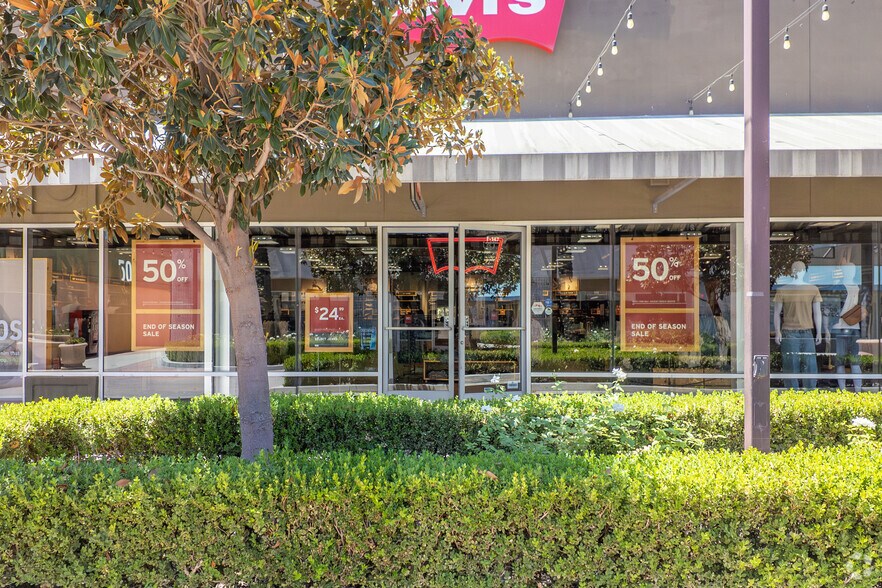 17600 Collier Ave, Lake Elsinore, CA à vendre - Photo de l’immeuble – Image 3 sur 4
