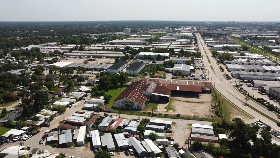 6322 W 34th St, Houston, TX à vendre - Vidéo sur l’annonce professionnelle – Image 2 sur 11