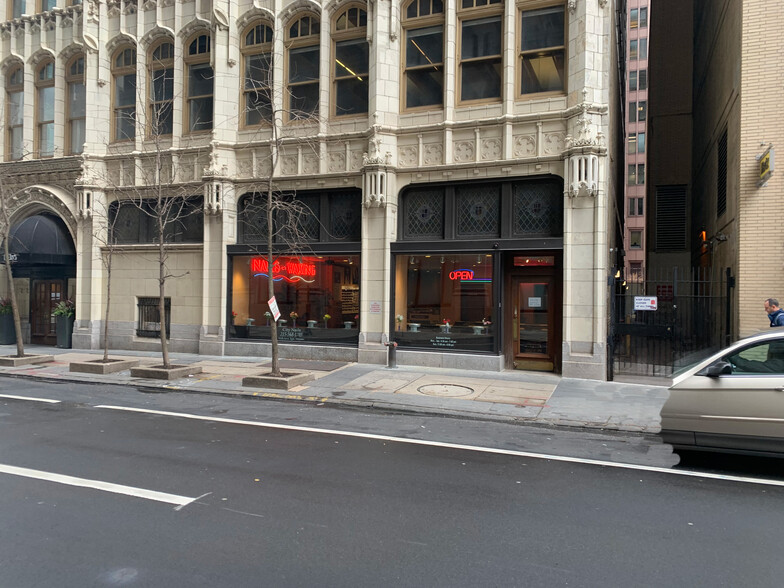 100 N 17th St, Philadelphia, PA à louer - Photo de l’immeuble – Image 2 sur 2