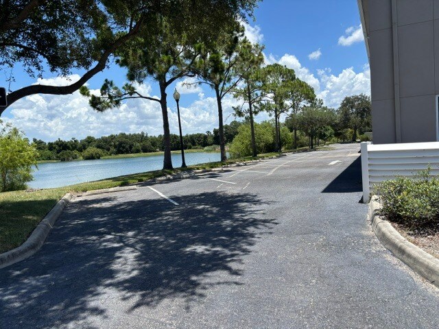 8221-8249 Vicela Dr, Sarasota, FL à vendre - Photo de l’immeuble – Image 3 sur 9