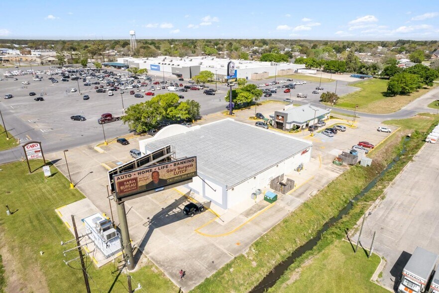 1079 Highway 90 E, Morgan City, LA à louer - Photo de l’immeuble – Image 1 sur 7