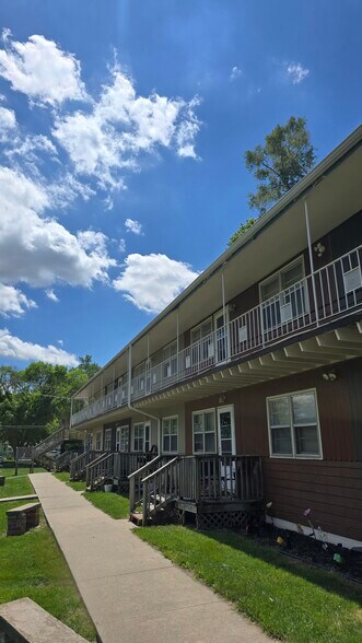 4430 Redman Ave, Omaha, NE à vendre - Photo de l’immeuble – Image 2 sur 7