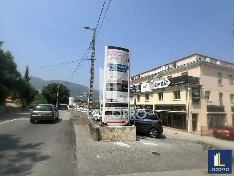 Local commercial dans Grasse à louer - Photo de l’immeuble – Image 3 sur 5