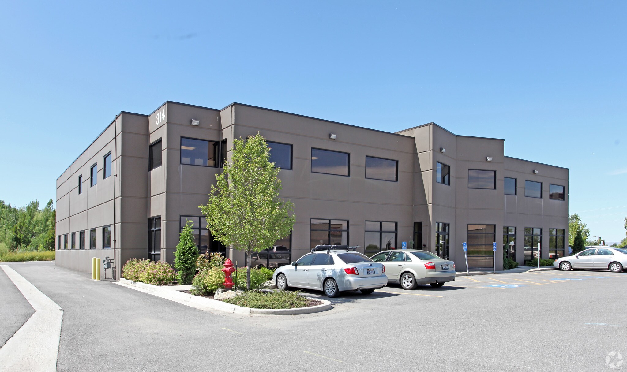 360 S 200 W, Farmington, UT à louer Photo principale– Image 1 sur 8