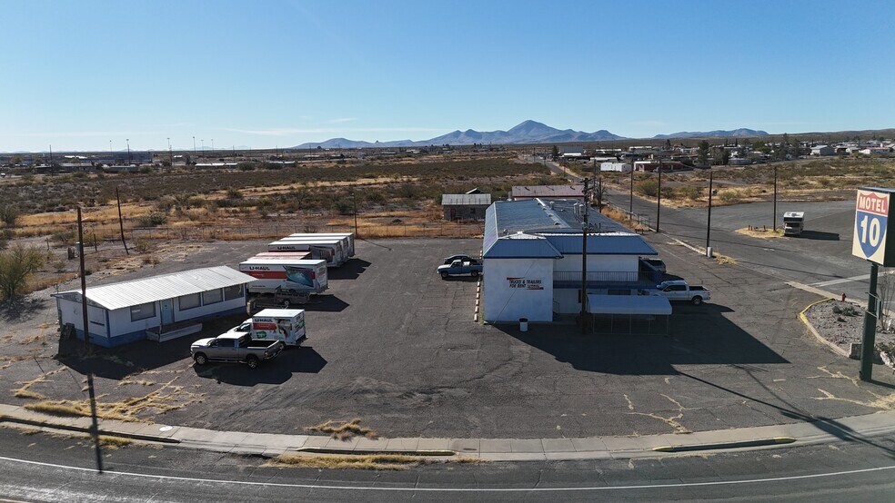 1202 Pyramid St, Lordsburg, NM à vendre - Photo de l’immeuble – Image 3 sur 14