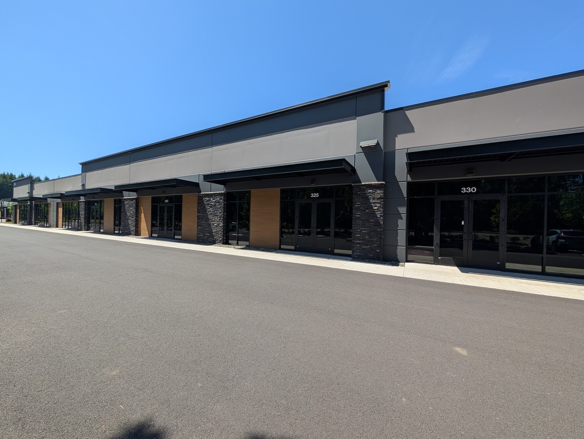 6923 NW Friberg Strunk St, Camas, WA à louer Photo de l’immeuble– Image 1 sur 2