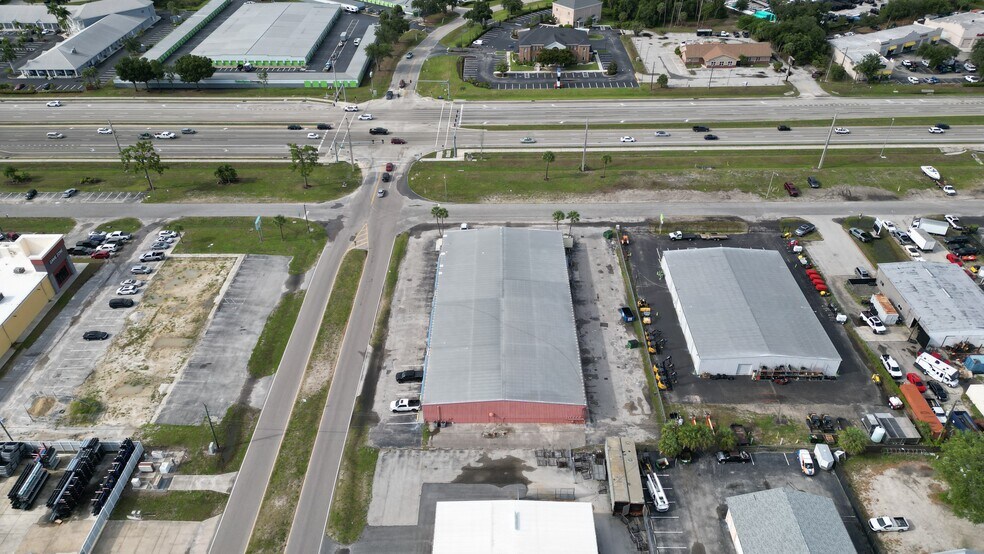 1109 Tamiami Trl, Port Charlotte, FL à louer - Photo de l’immeuble – Image 3 sur 8