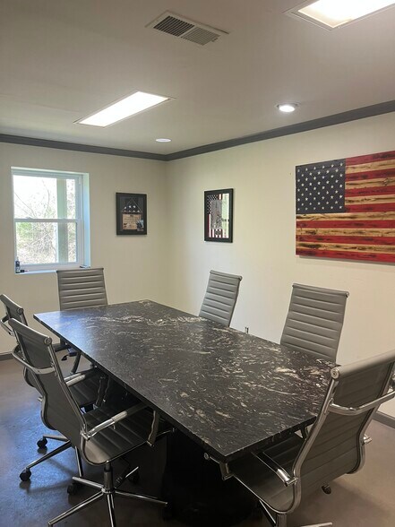 740 Volare Dr, Birmingham, AL à vendre - Photo de l’immeuble – Image 2 sur 8