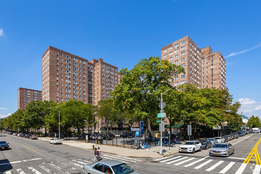 630 Lenox Ave, New York, NY à louer - Photo principale – Image 1 sur 11