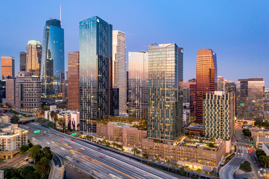 1000 W 8th St, Los Angeles, CA à louer - Photo de l’immeuble – Image 2 sur 88