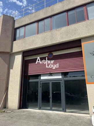 Plus de détails pour Local d'activités à louer