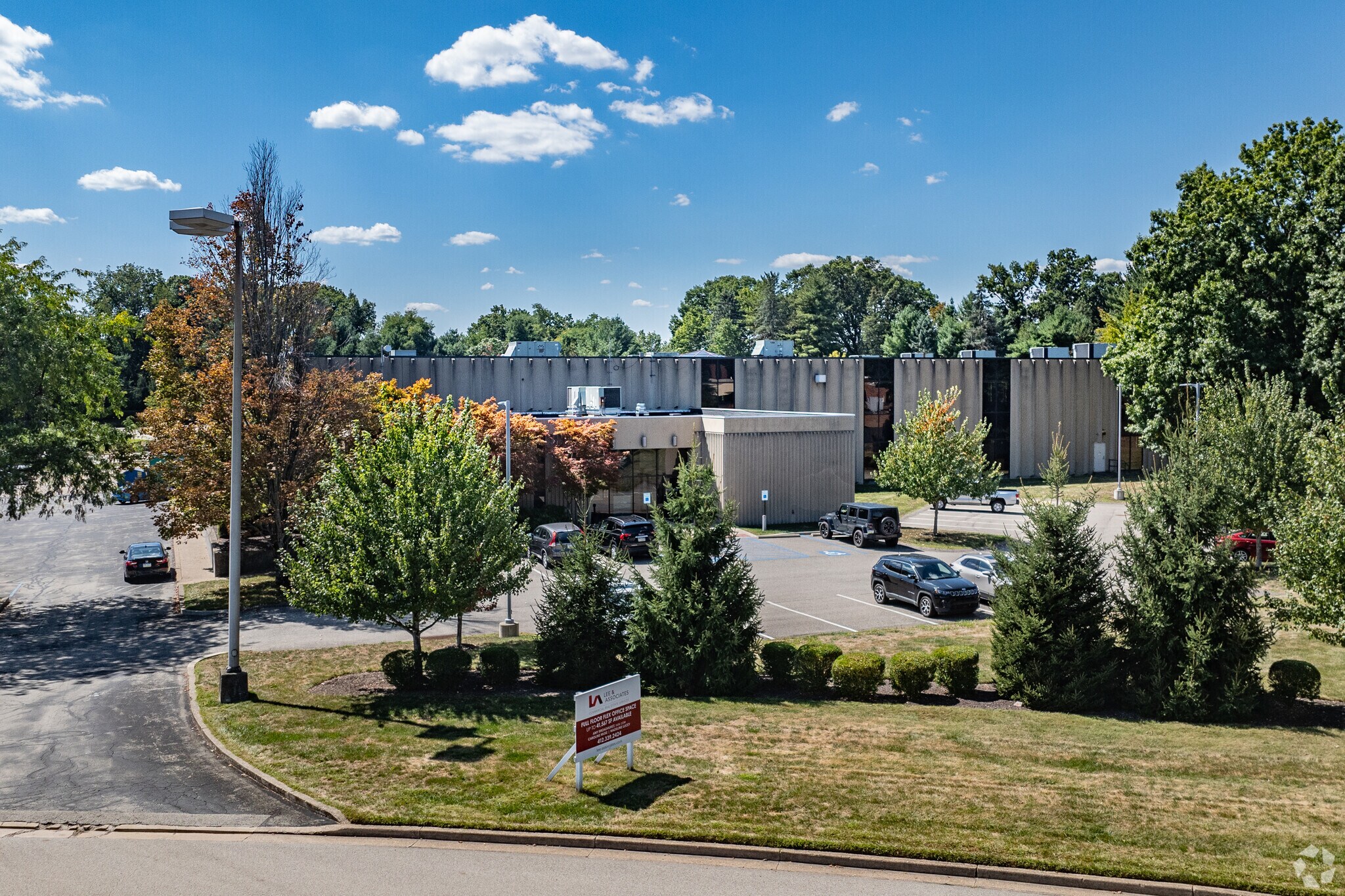 575 Epsilon Dr, Pittsburgh, PA à louer Photo principale– Image 1 sur 5