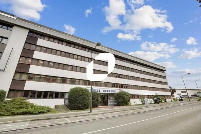 Plus de détails pour 2 Rue De Marly Le Roi, Le Chesnay-Rocquencourt - Bureau, Local d'activités à louer