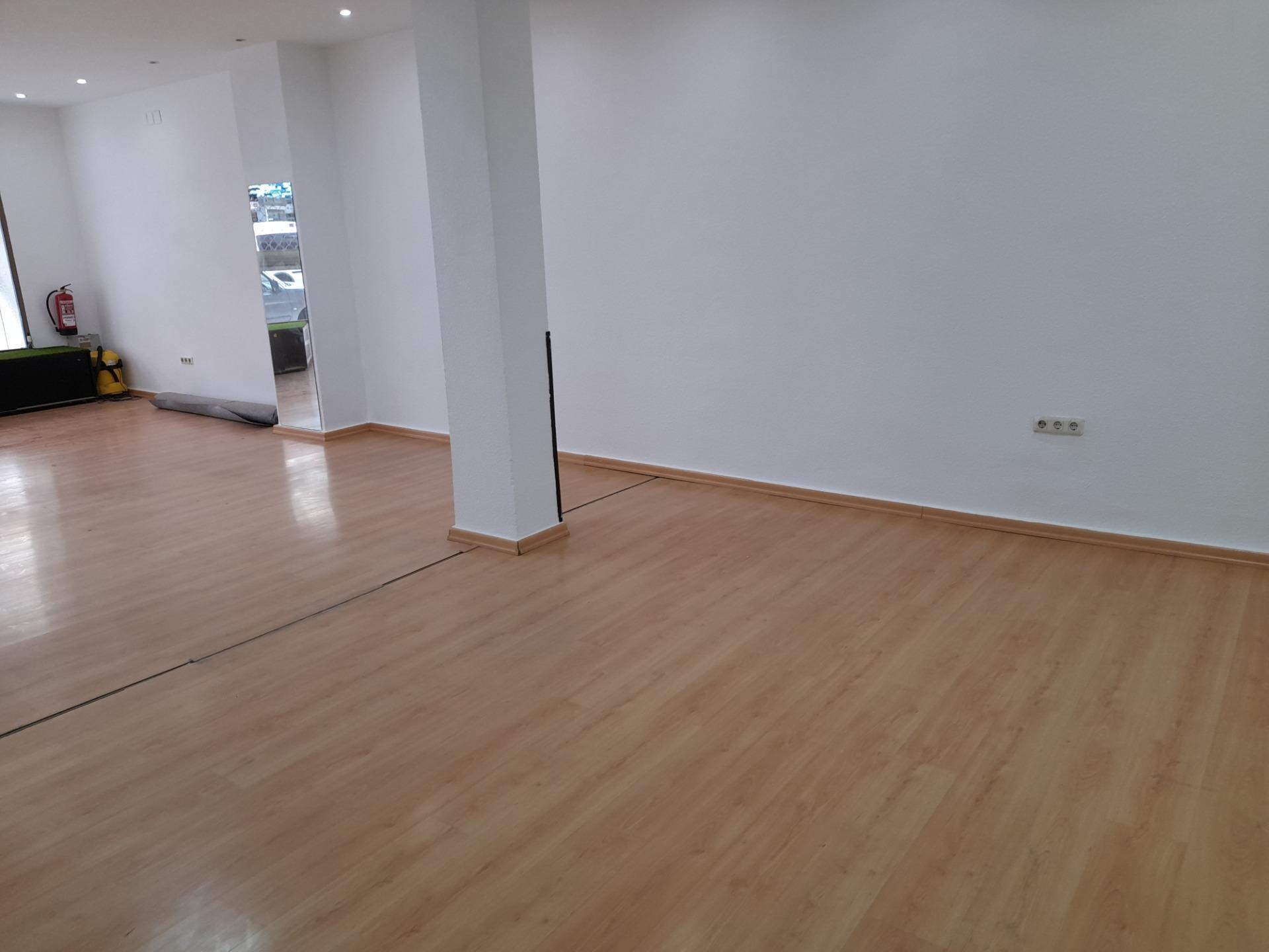 Local commercial dans Cáceres, Cáceres à louer Photo de l’immeuble– Image 1 sur 24