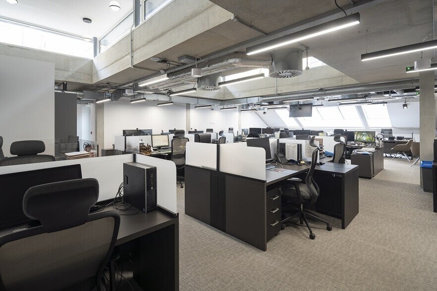 61 Charlotte St, Londres à louer - Photo de l’immeuble – Image 2 sur 10