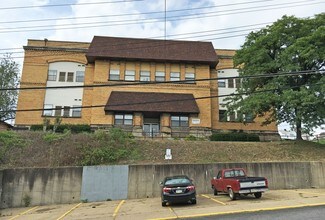 Plus de détails pour 420 Pinney St, Rochester, PA - Logement à vendre