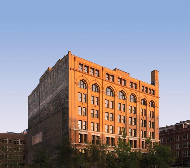 309 N Water St, Milwaukee, WI à louer - Photo de l’immeuble – Image 3 sur 11