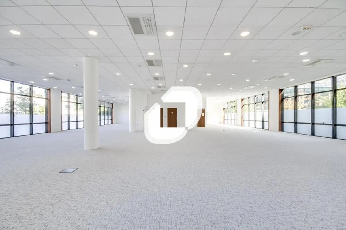 Bureau dans Noisy-le-Grand à louer Photo de l’immeuble– Image 1 sur 6
