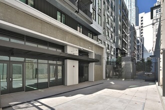 437 S Hill St, Los Angeles, CA à louer Photo de l’immeuble– Image 2 sur 3