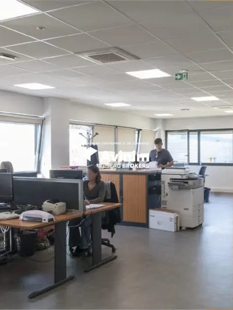 Bureau dans Ézanville à vendre Photo de l’immeuble– Image 1 sur 6