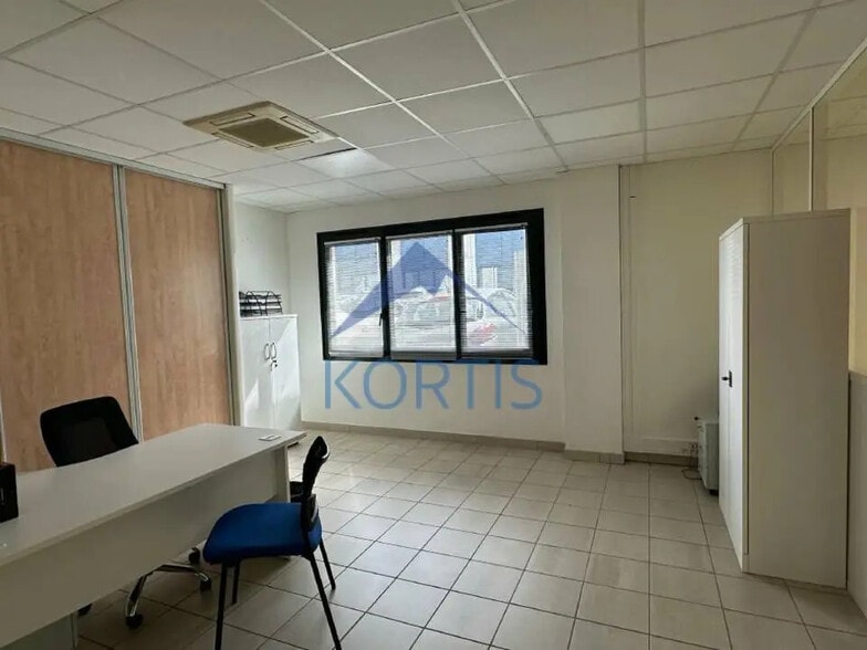 Bureau dans Limas à louer - Photo intérieure – Image 3 sur 3