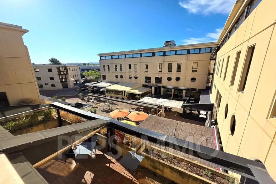 Bureau dans Aix-en-Provence à louer - Photo de l’immeuble – Image 1 sur 7