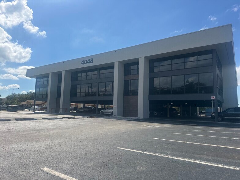 4048 Evans Ave, Fort Myers, FL à louer - Photo principale – Image 1 sur 23