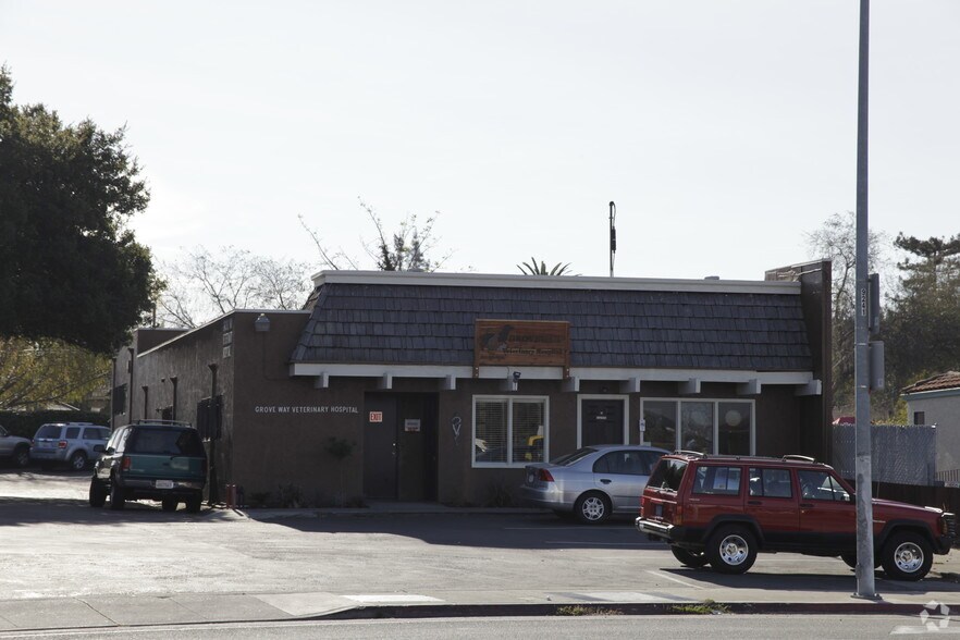 2423 Grove Way, Castro Valley, CA à vendre - Photo principale – Image 1 sur 2