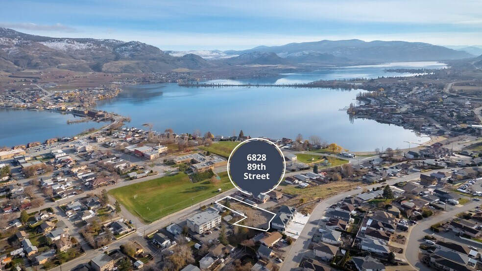 The Osoyoos Collection portefeuille de 2 biens à vendre sur LoopNet.fr - Photo de l’immeuble – Image 2 sur 5