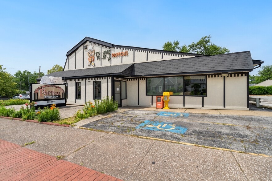 8320 Snow Rd, Parma, OH à vendre - Photo de l’immeuble – Image 2 sur 62