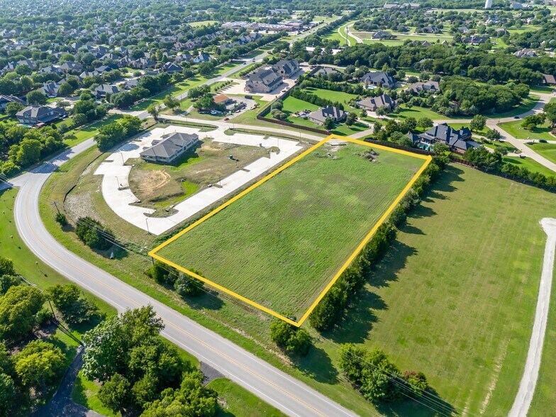 Country Club, Lucas, TX à vendre - Photo de l’immeuble – Image 1 sur 8