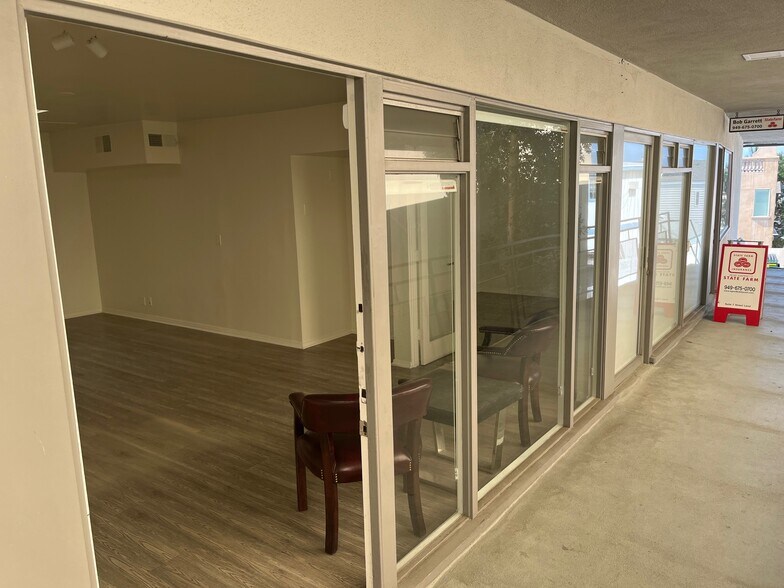 2435 E Coast Hwy, Corona Del Mar, CA à louer - Photo de l’immeuble – Image 2 sur 6